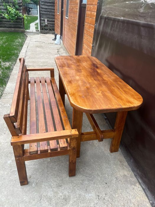 Mobilier de gradina / foisor / terasa:  Masa + 4 scaune