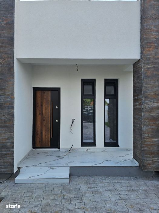 Casa noua,la cheie, cu utilități.