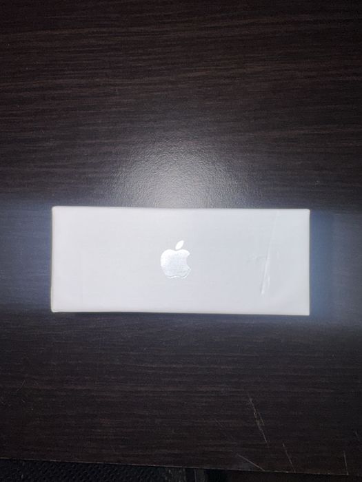 Vand airpods 4 noi sigilate