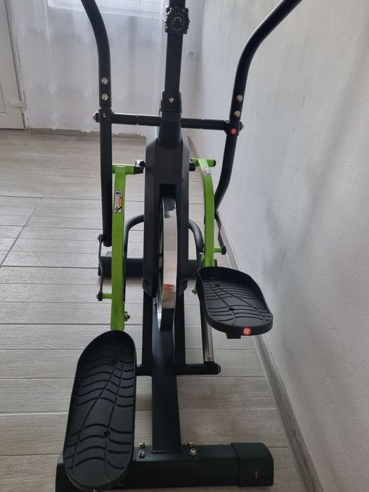 Bicicletă eliptică