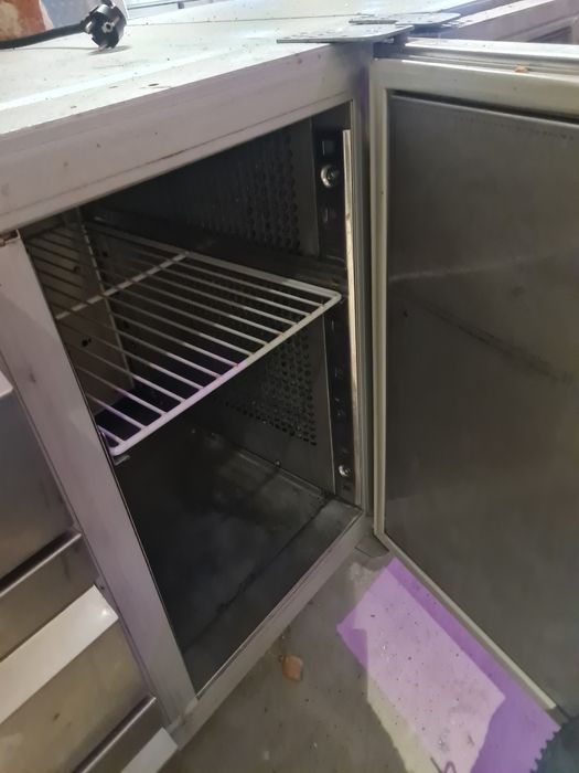 Хладилна маса 2 врати 6 чекмеджетаDesco Refrigerated Workbench