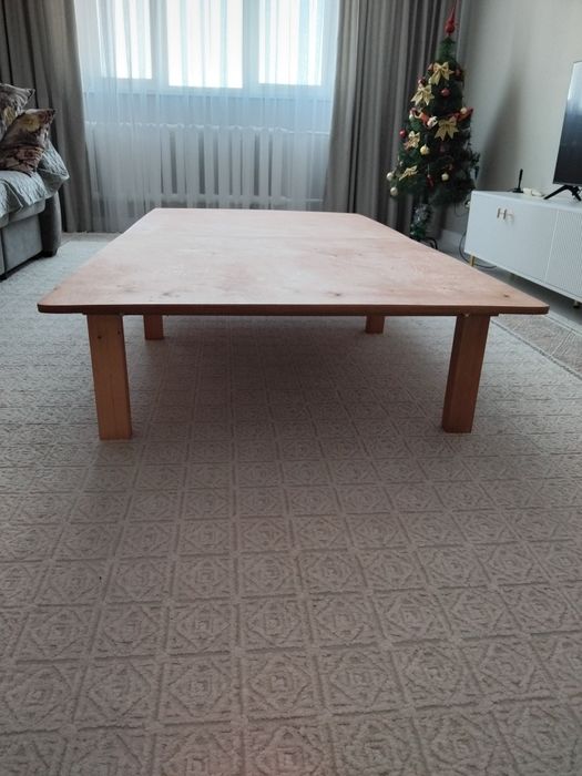 Жер үстел төртбұрышты. Стол напольный