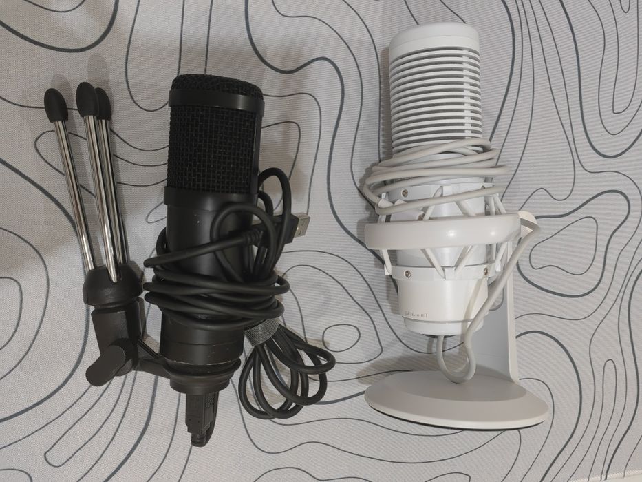 Микрофоны черный и белый RGB
