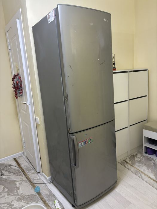 Арзан бағада холодильник сатылады.