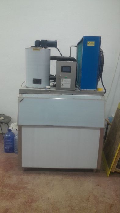 "Чешуйчатый льдогенератор Icesnow (1 тонна/сутки) — 2025 г.в."