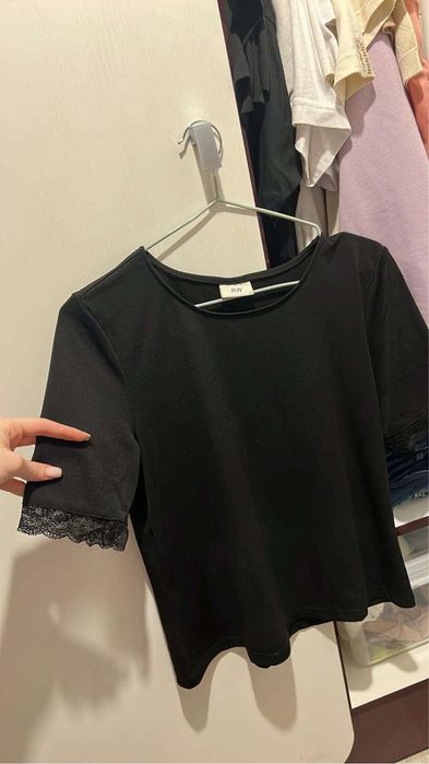 Дамски маркови блузи DSQ2 ,Miu Miu , Mohito и други марки