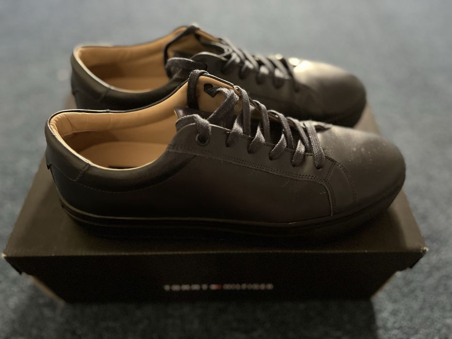 Vand sneakers/pantofi barbati Tommy Hilfiger