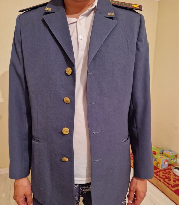 Китель военная одежда