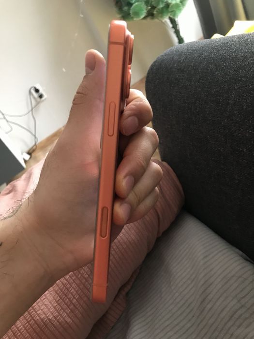 Продам iPhone 17 Pro Max на гарантии!