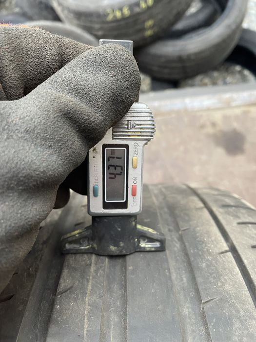 Anv vara 225/40/19 Falken/Petlas