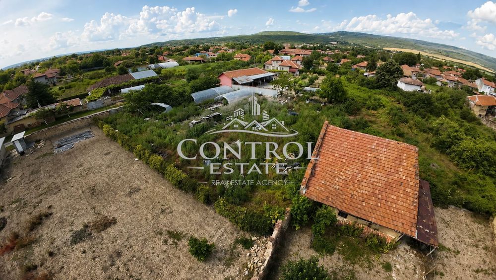 Парцел в Велико Търново, област-с.Драганово площ 1427 цена 14900
