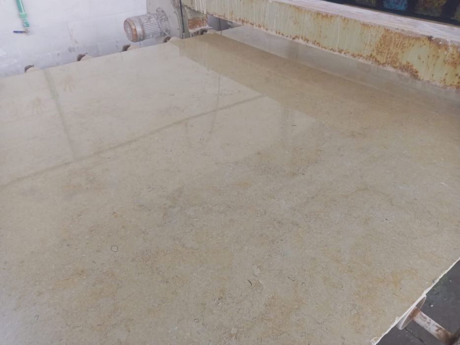 Стъпала 130/33/2+130/16/2 см и плочи 60/30/1.8 см Мрамор Съни