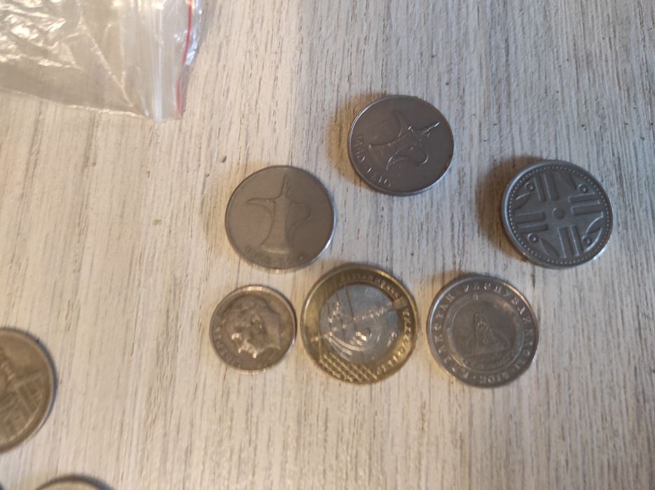 Продам монеты  рубли юбилейные