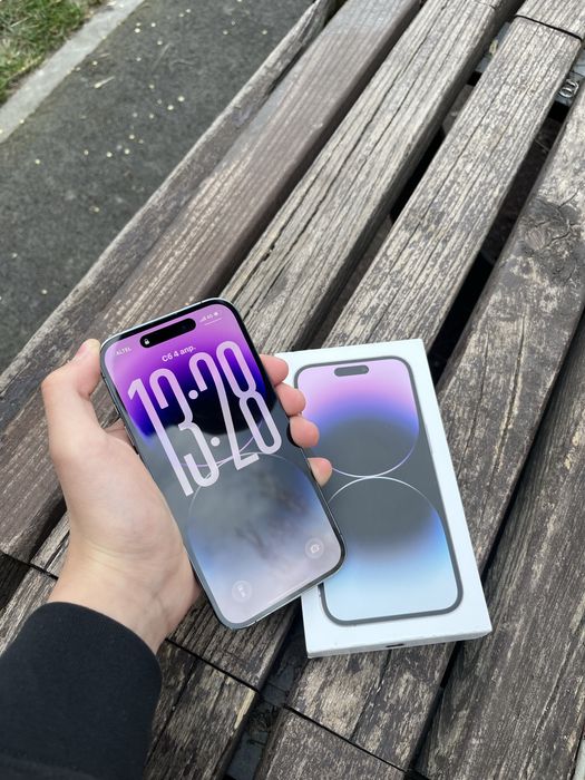 Срочно продам айфон 14 про