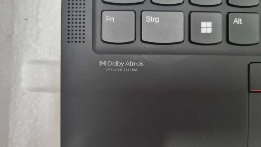 Lenovo ThinkPad X1 Carbon Gen 9 14", i7 11th Gen, 32 GB RAM, 1TB NVMe