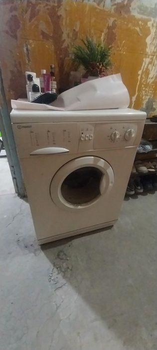 Kir moshina sotiladi plisos sotiladi ikkalisi
