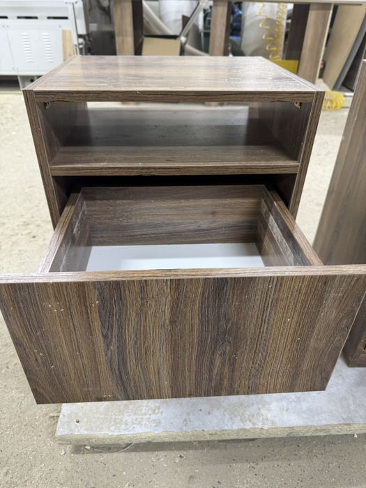 Тумбочка для спальний