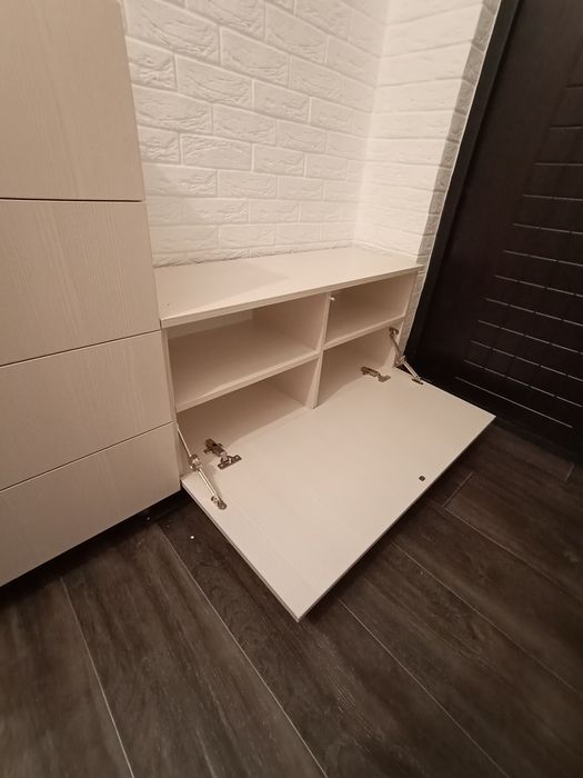 Продам Гарнитур прихожую мебель