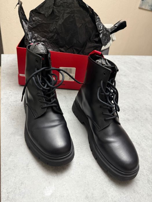 Оригинални мъжки боти HUGO