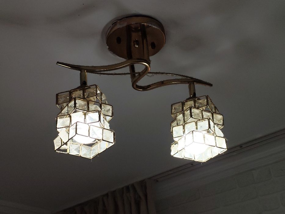 Продам люстру и бра