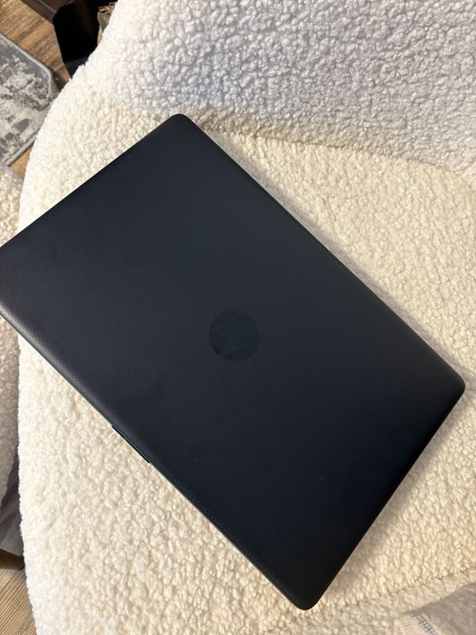Laptop Hp ryzen 5     1Tb