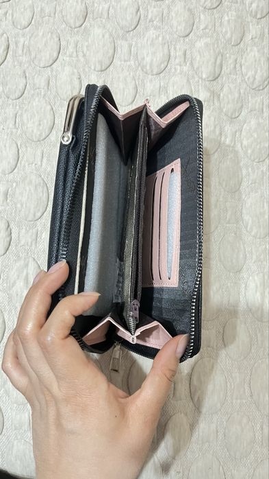 Продам клатч в новом сотоянии