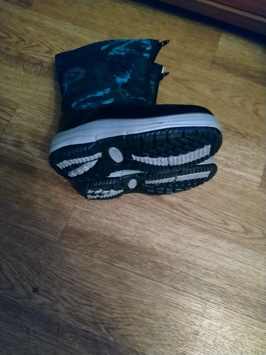 Продам детские сапожки утеплённые