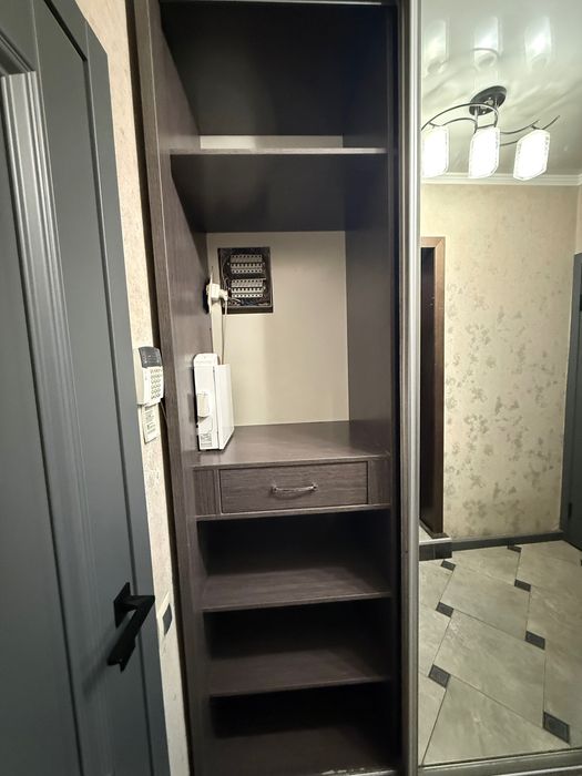 Продам шкаф для прихожей б/у