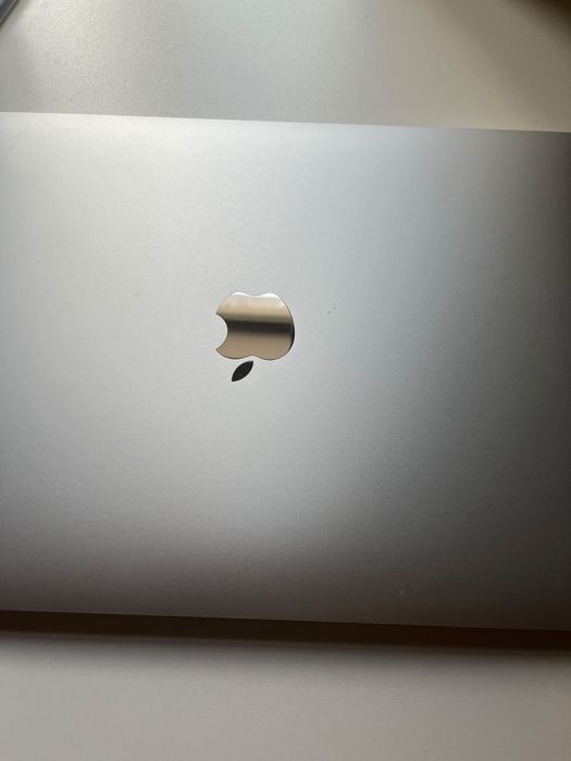 MacBook Air, 2020 Core i3