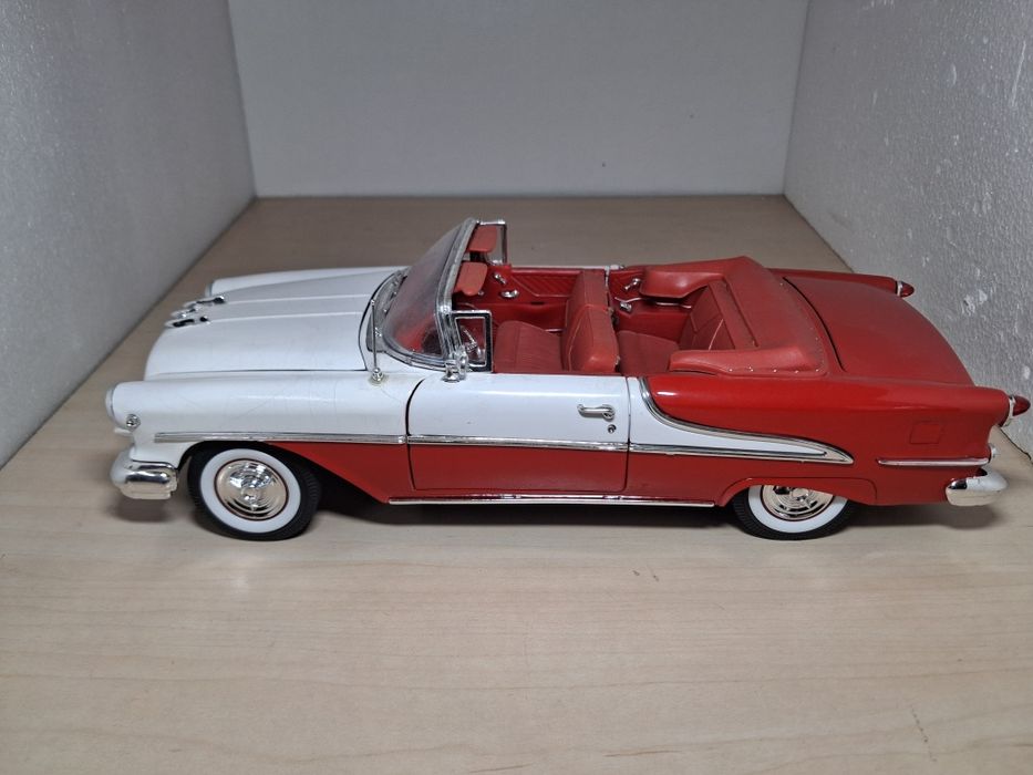 Scara 1:18 oldsmobile welly