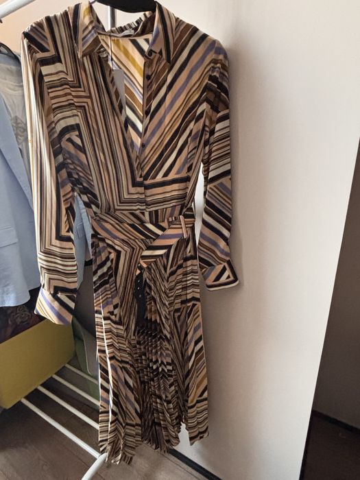 Платье MANGO новое миди легкое