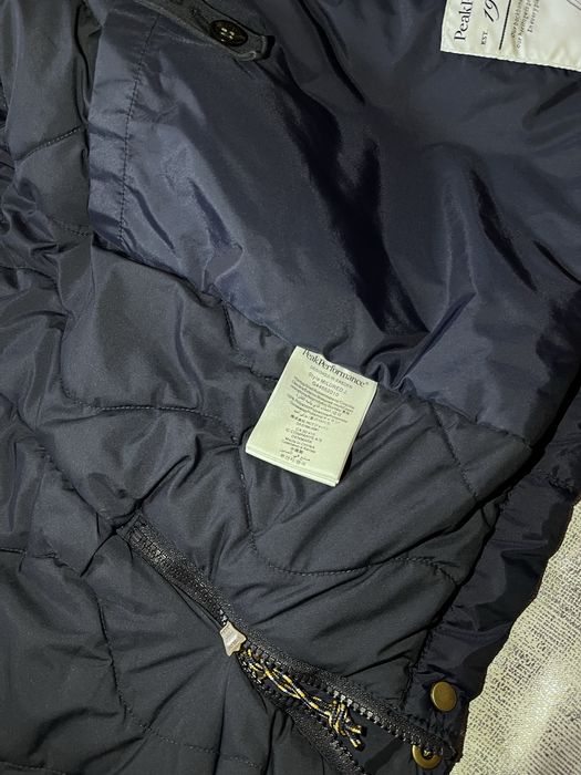 Луксозно дамско зимно яке Peak Performance – висок клас