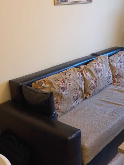 Продавам диван с функция сън 550 лв.