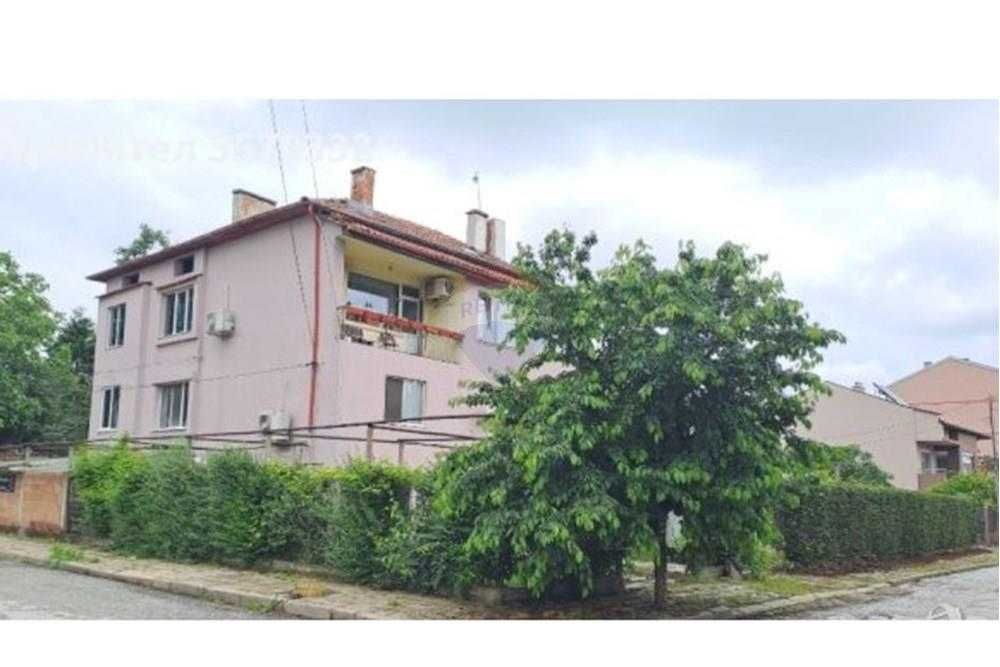 Продава се Къща в Пловдив, Прослав - 486 кв.м за 926 €/кв.м - Снимка #3