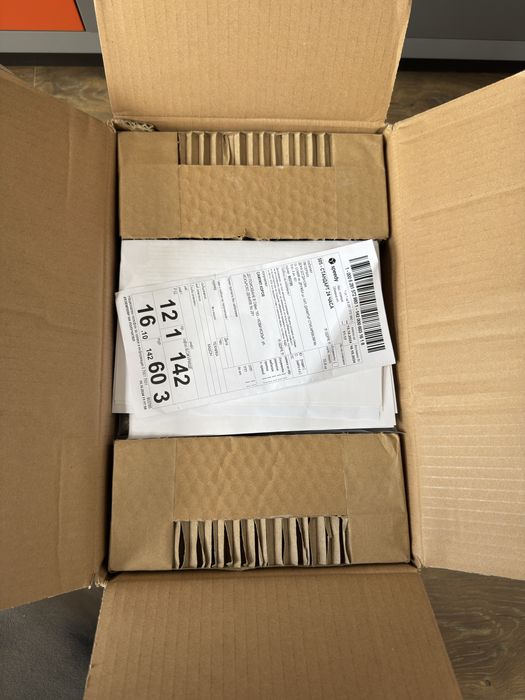 UPS  защити / АРС Easy-UPS SRV 1000VA 230V
