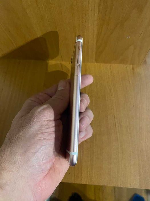 iPhone 6s Rose Gold 16GB в отлично състояние