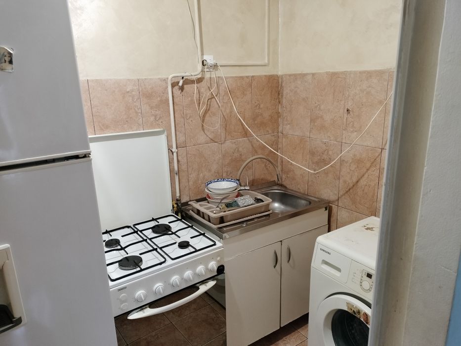 Închiriez apartament micro 19
