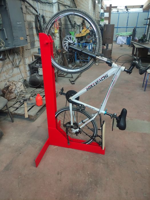 Велостойка вертикальная.