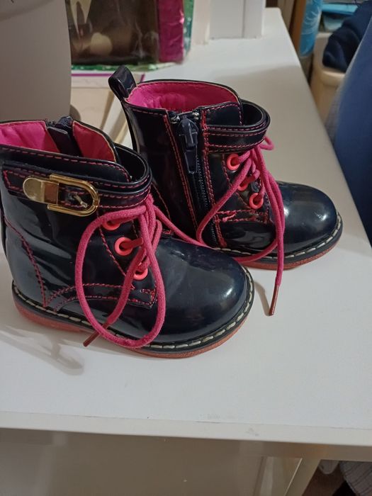 Ботинки на девочку