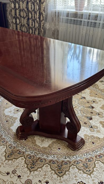 Сервант, стол (3 метра), тримо