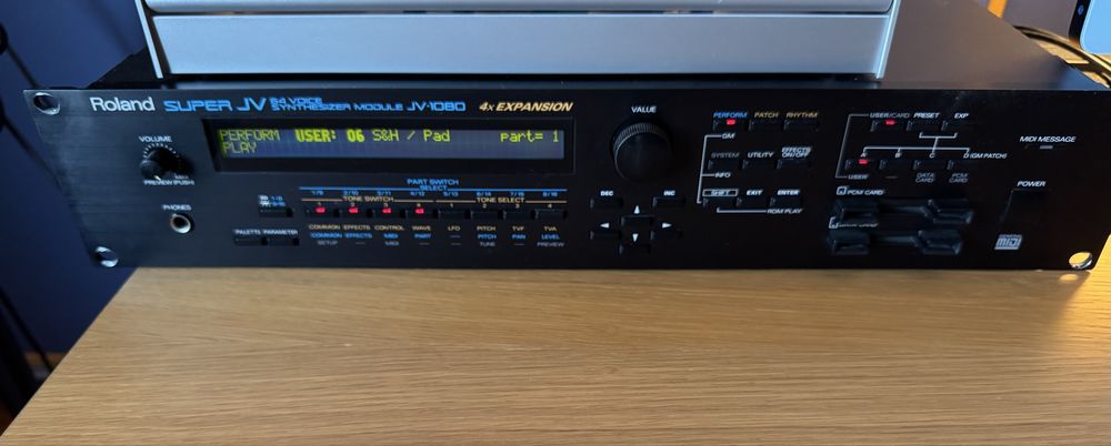 Vand Roland JV-1080