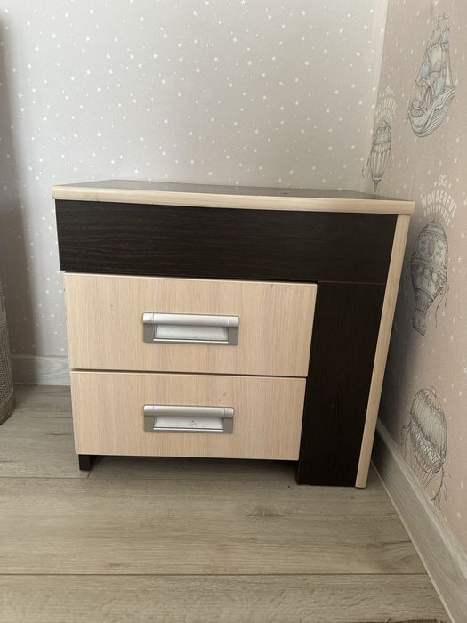 Продам кровать с тумбочкой