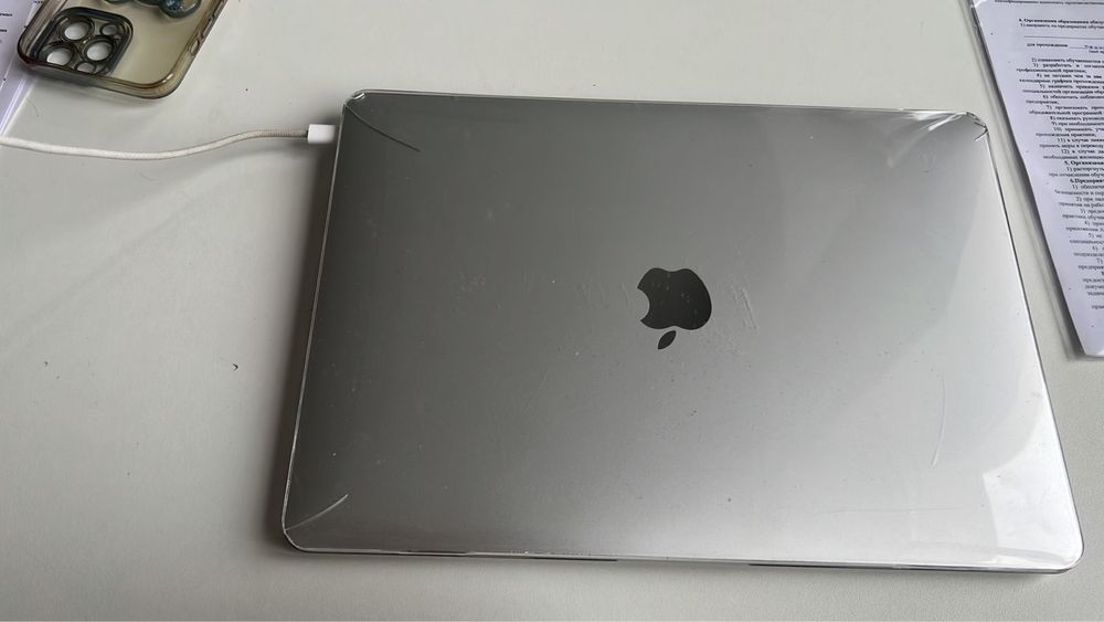 Макбук эир M1.