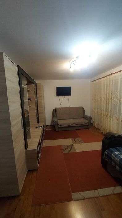 Inchirie apartament 2 camere .