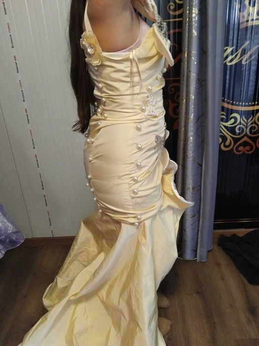 Официална рокля