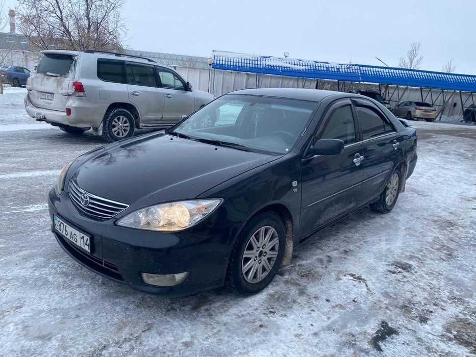 Автомашина Toyota Camry