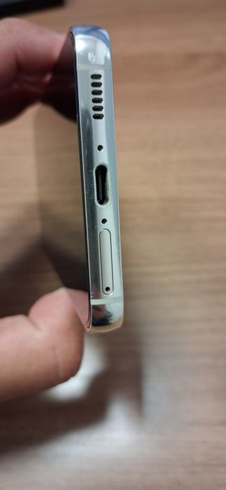 Телефон  Samsung  s23