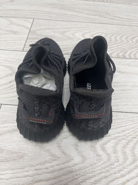 Yeezy 350 negrii