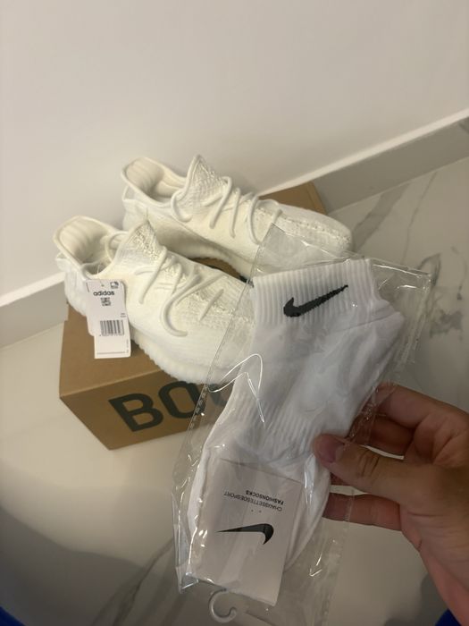 adidasi yeezy 350 v2
