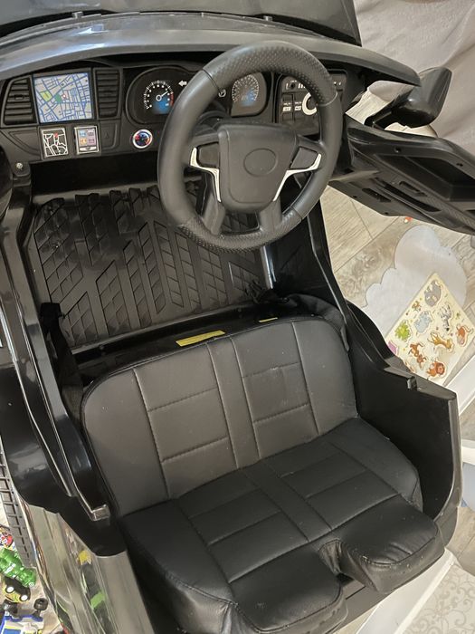 Детская машина ( лексус)